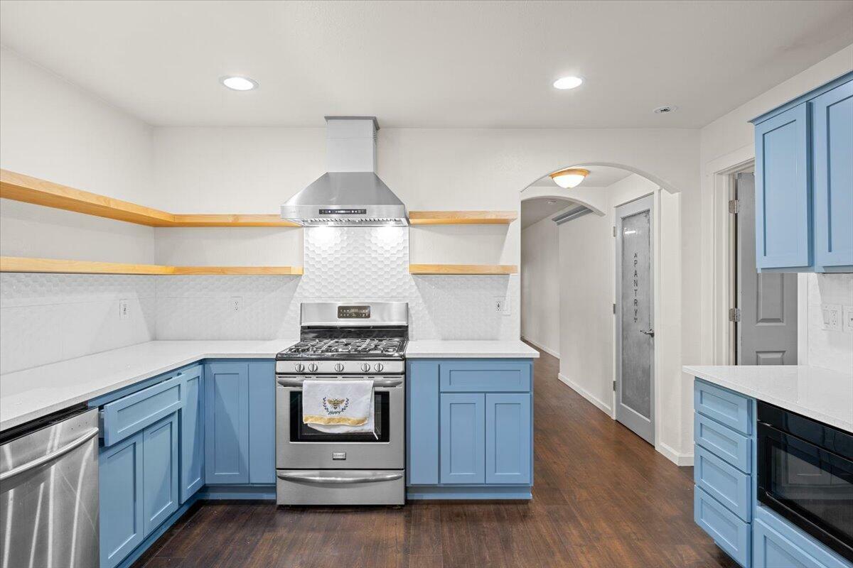 Property Photo: 1126 W 10th Street OR 97501