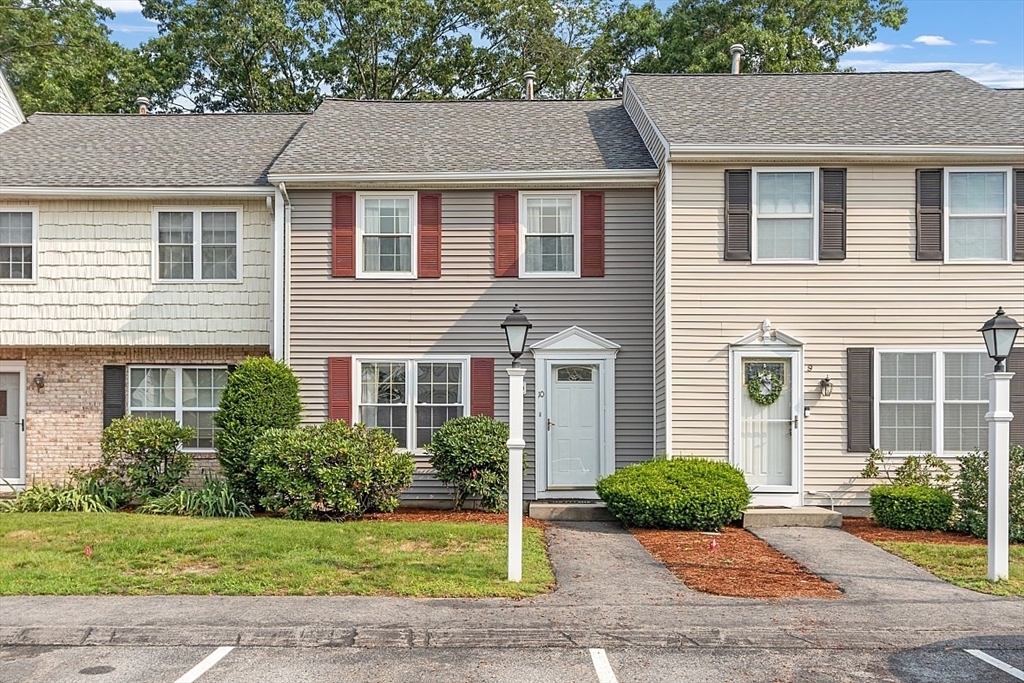 Property Photo:  10 Boylston Ln 10  MA 01852 