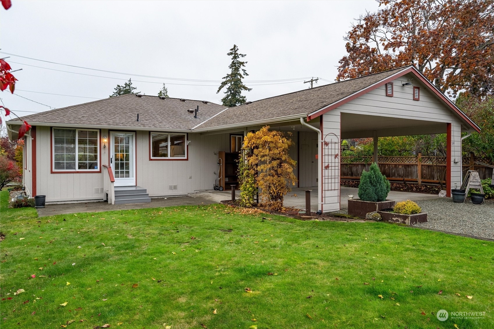 Property Photo:  514  Warren Street  WA 98273 