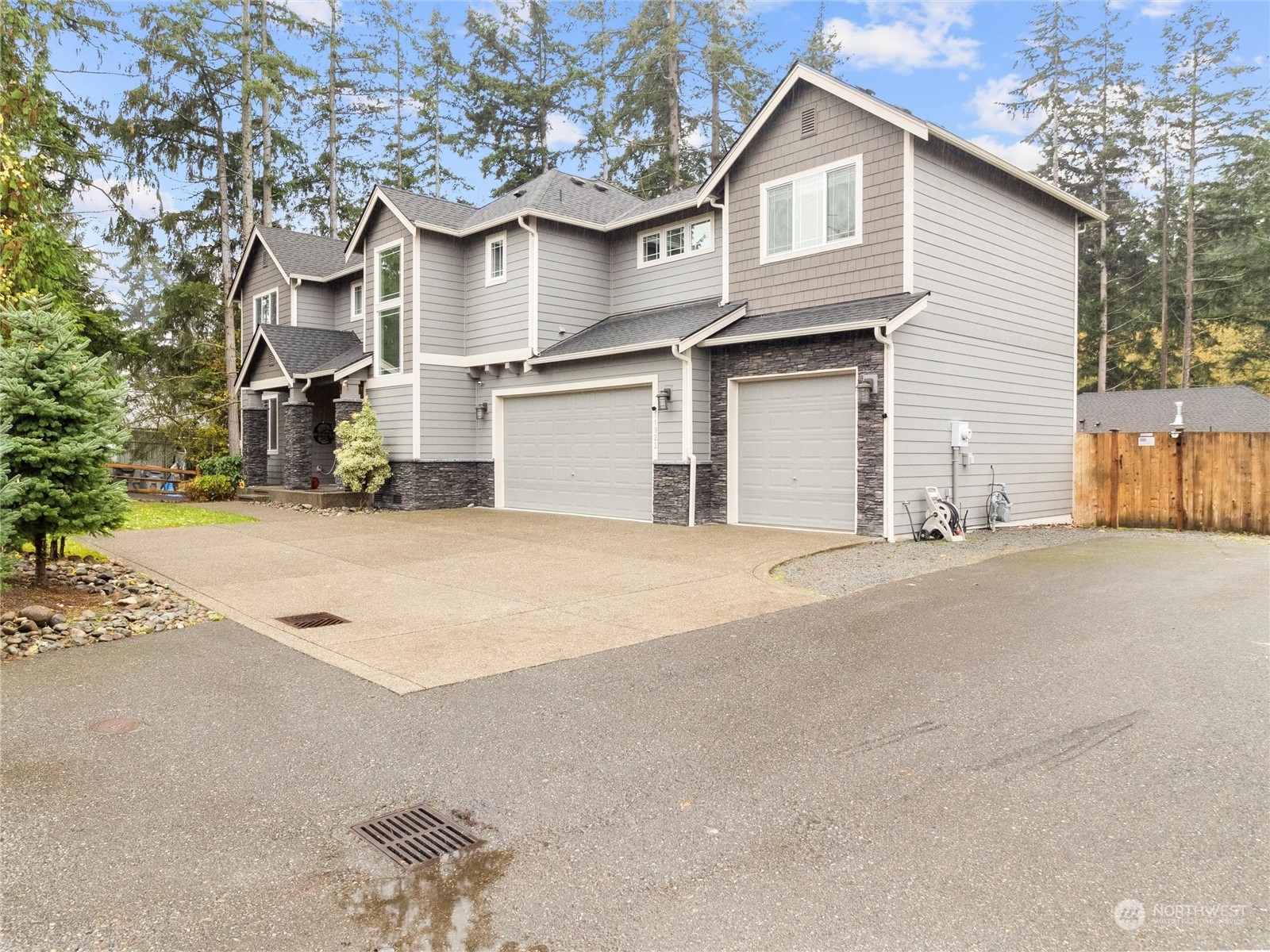 Property Photo:  11922 62nd Avenue E  WA 98373 