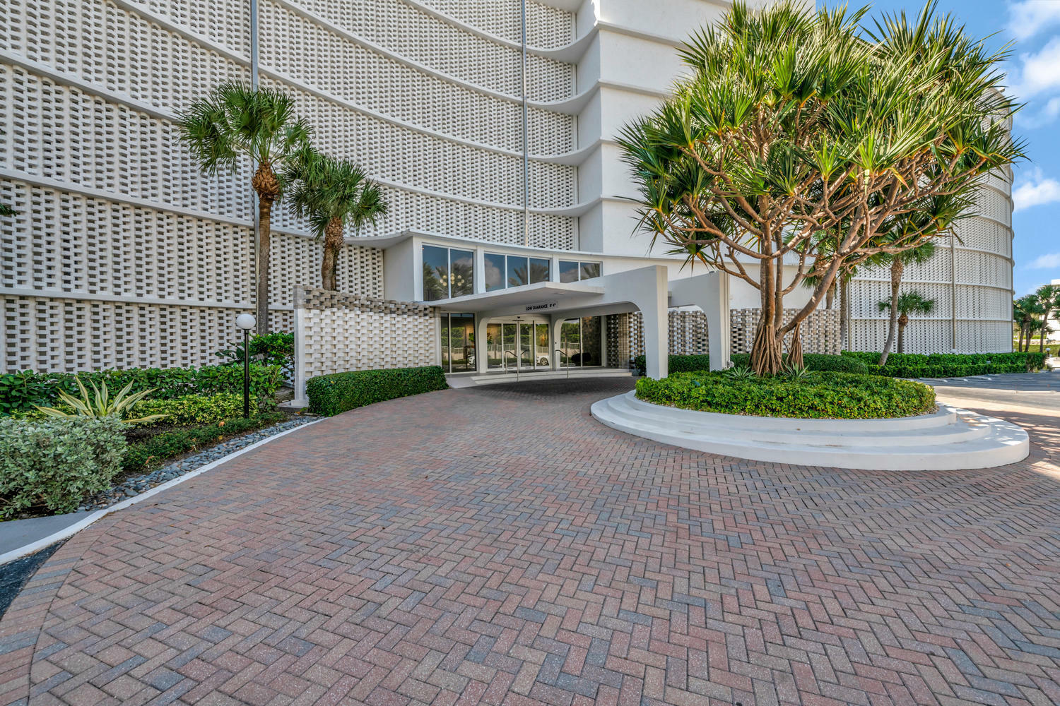 Property Photo:  2774 S Ocean Boulevard 104  FL 33480 