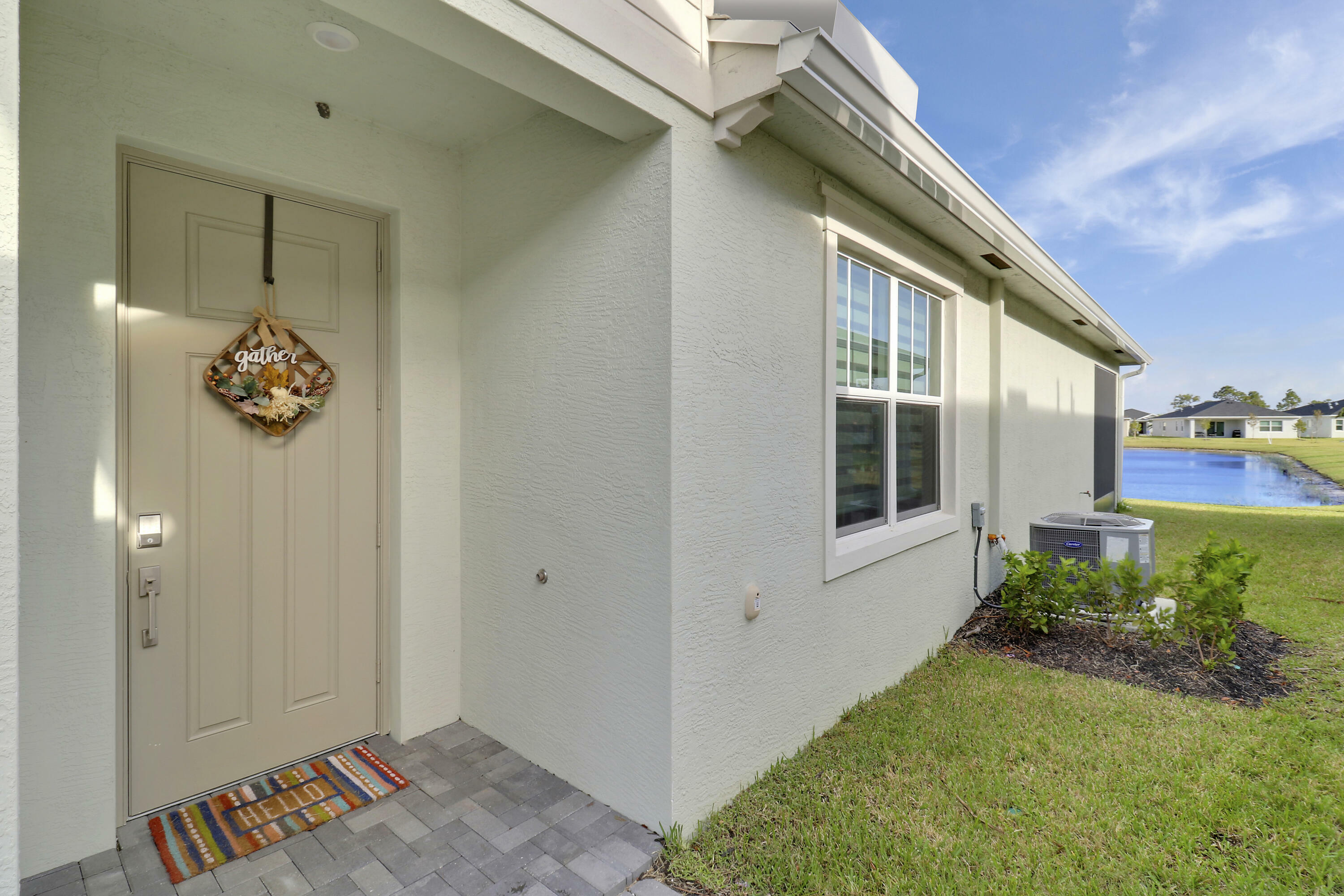 Property Photo:  2048 SE Crosswood Way  FL 34984 