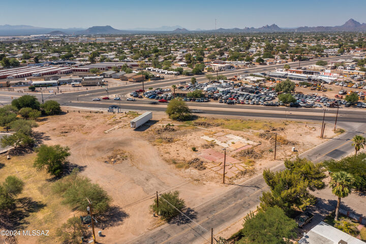 Property Photo:  3502 E Felix Boulevard  AZ 85706 