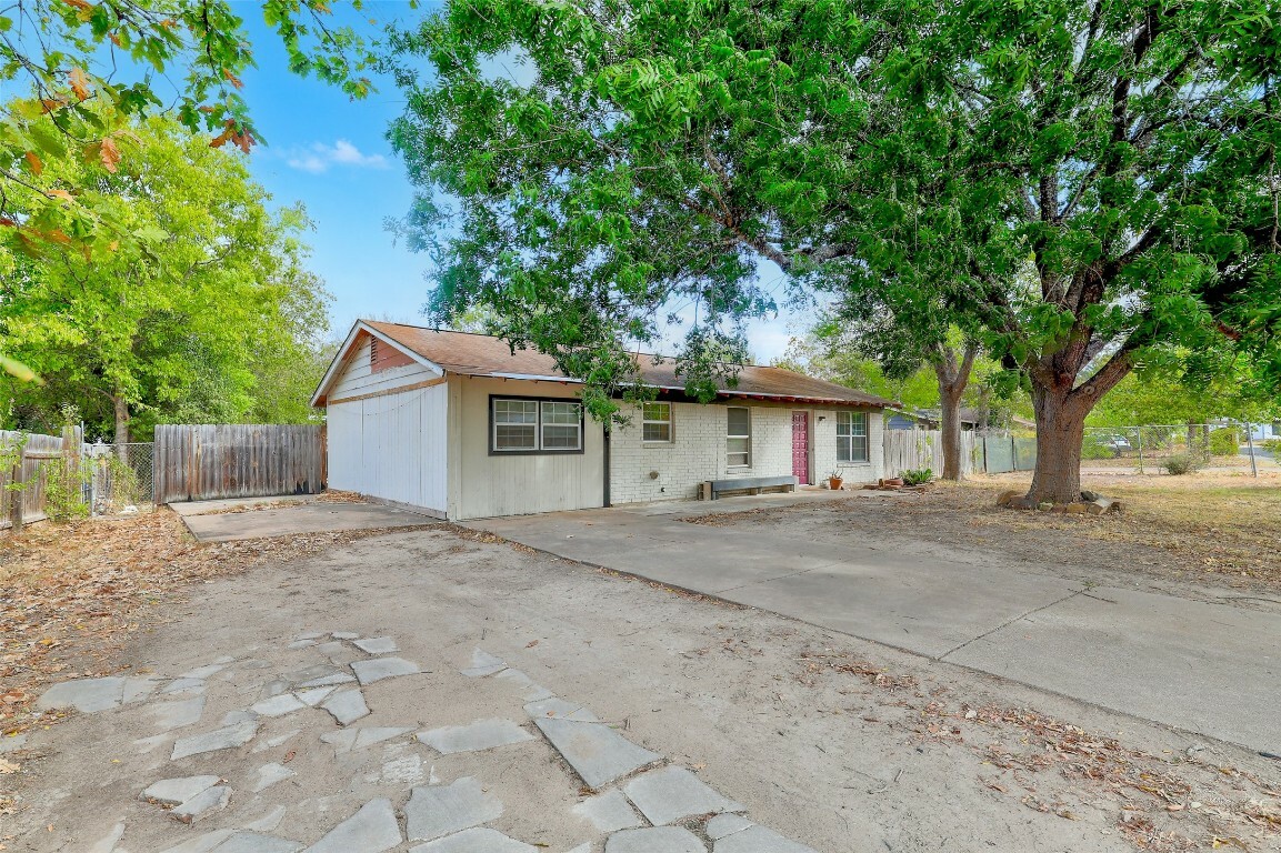 Property Photo:  506 Bramble Drive  TX 78745 