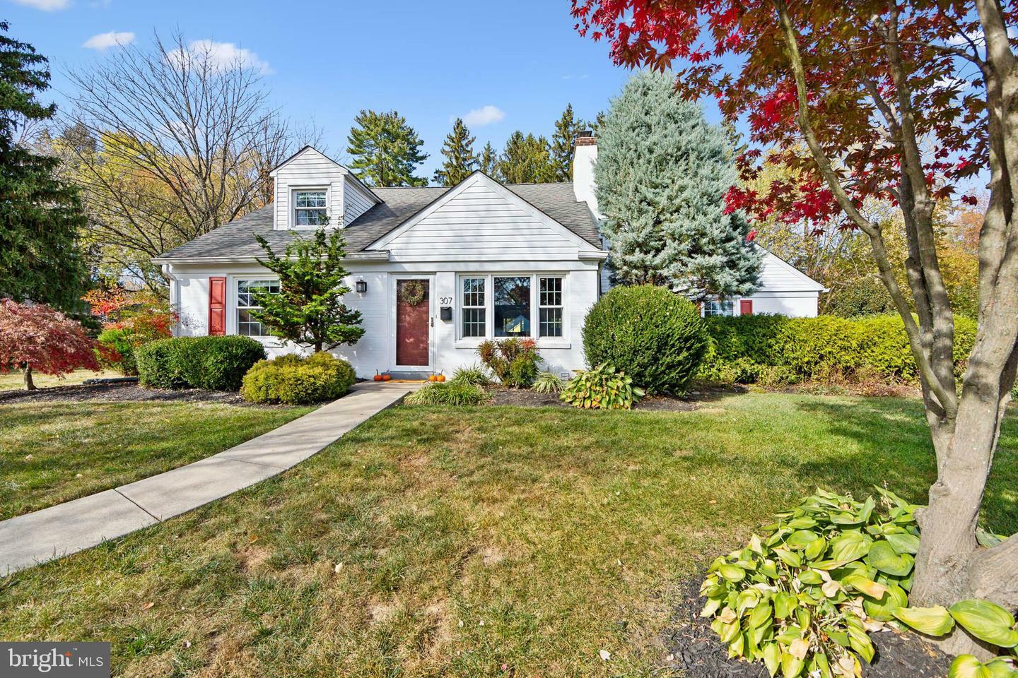 Property Photo:  307 Marlyn Lane  PA 19086 