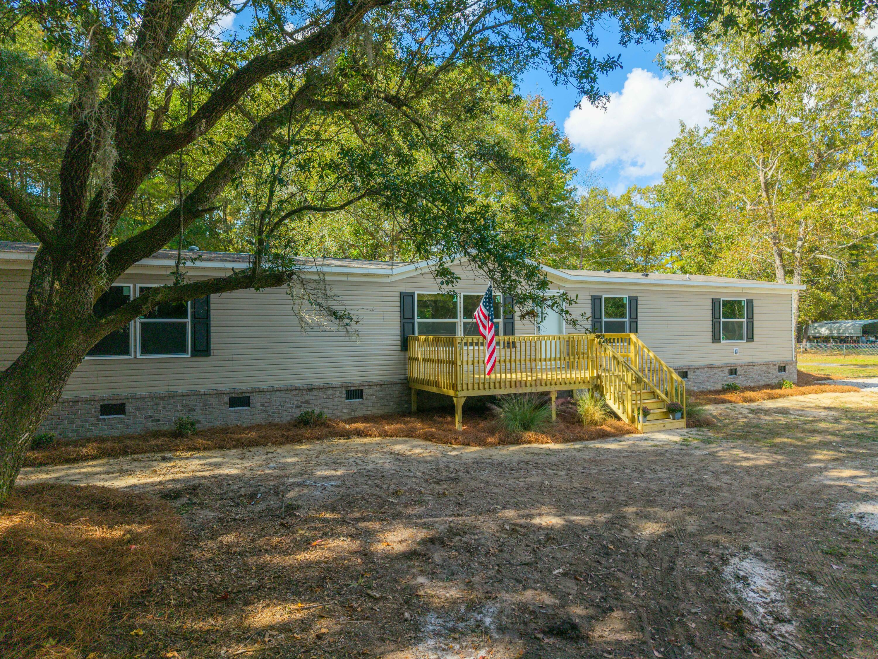 Property Photo:  421 Rufus Lane  SC 29461 