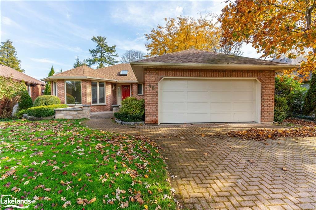 Property Photo: 98 Navigators Trail ON K0M 1A0