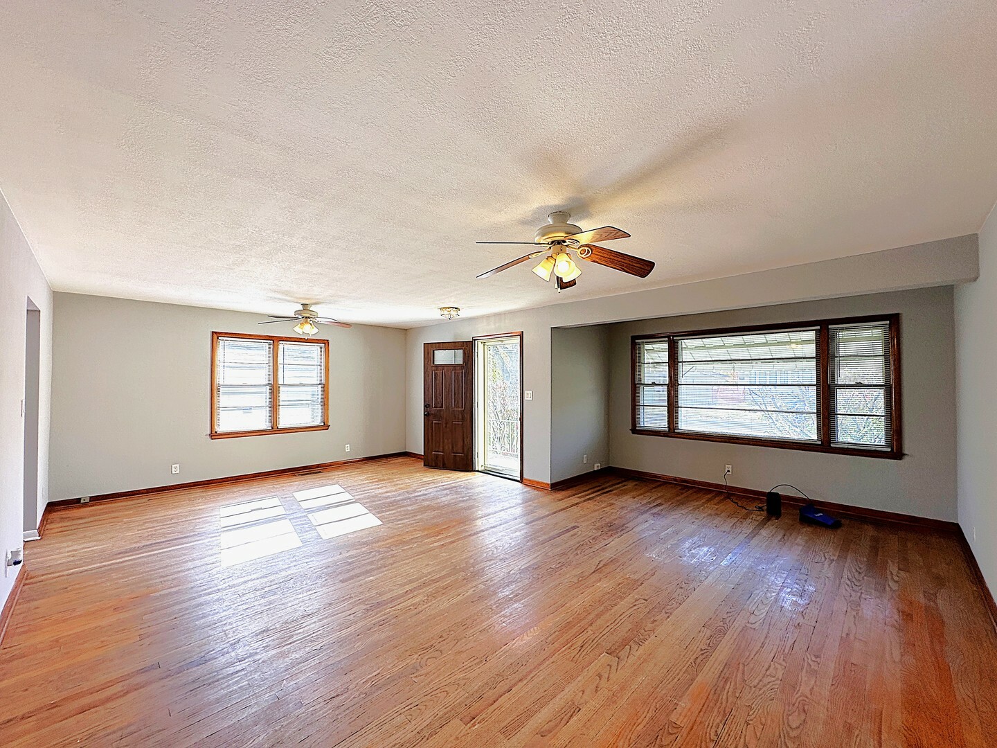 Property Photo:  906 S Nelson Avenue  IL 60901 