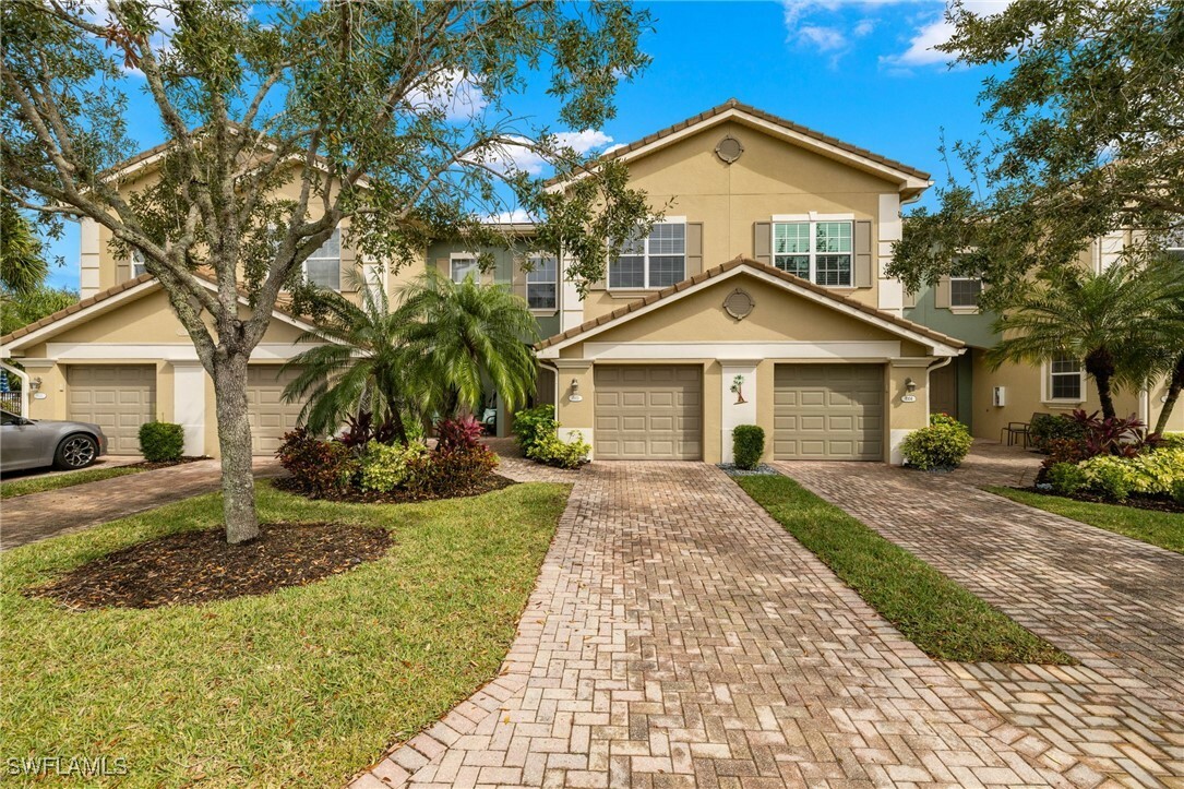 Property Photo:  3190 Cottonwood Bend 1003  FL 33905 