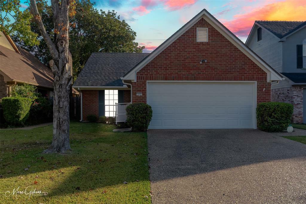 Property Photo:  323 Colony Bend  LA 71115 