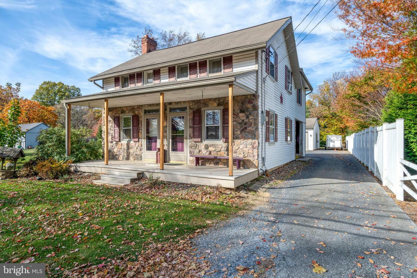 Property Photo:  169 Walnut Hill Road  PA 17551 