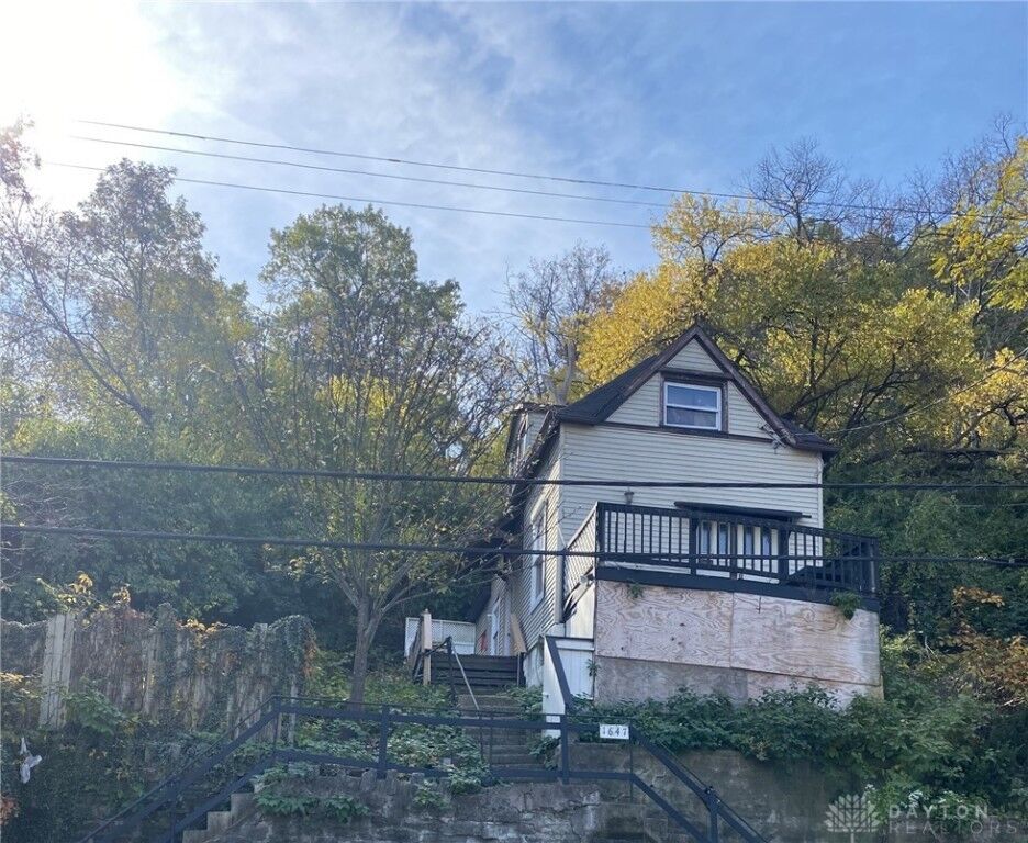 Property Photo: 1647 Baltimore Avenue OH 45225
