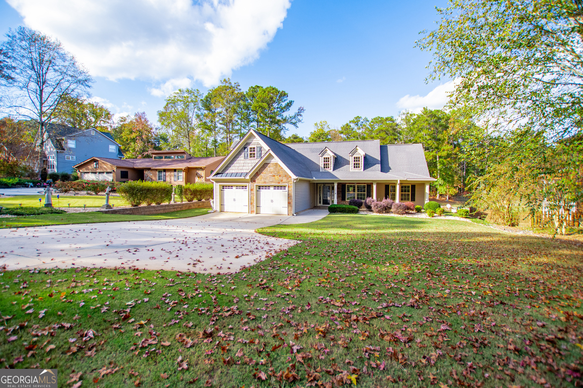 Property Photo:  1014 Lakeview Parkway  GA 30180 