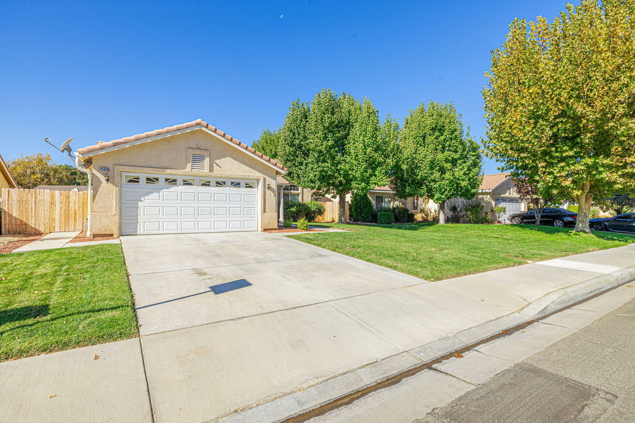 Property Photo:  43429 Mahogany Street  CA 93535 