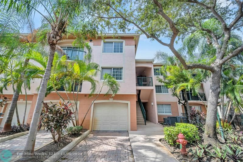 Property Photo:  2039 SE 10th Ave 502  FL 33316 