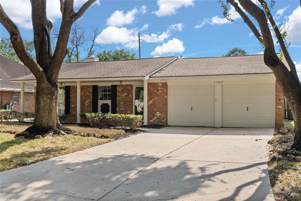 Property Photo:  11907 Windlake Drive  TX 77070 