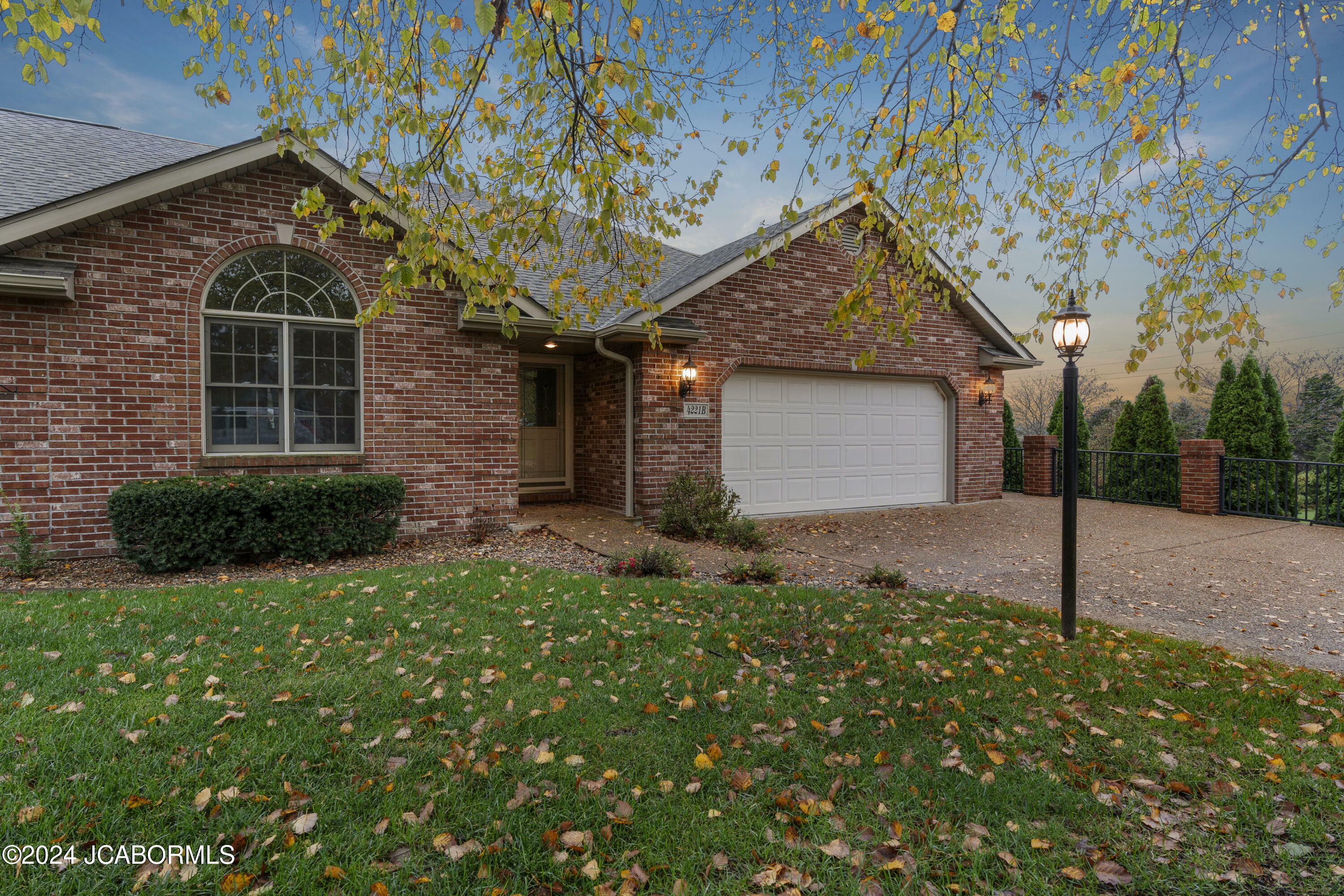 Property Photo:  4221 Pinehurst Ct B  MO 65109 