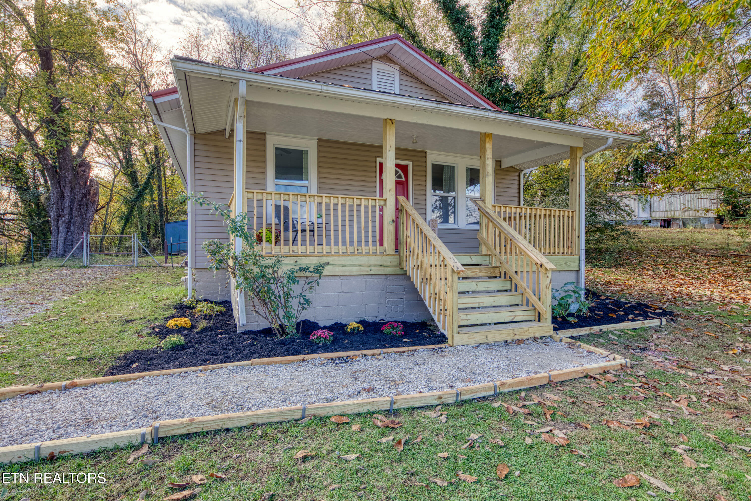 Property Photo:  506 Kingston Ave  TN 37854 