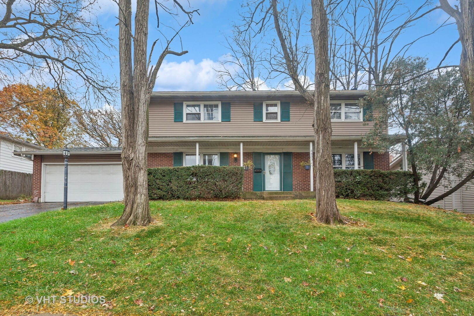 Property Photo: 3433 Woodridge Drive IL 60517