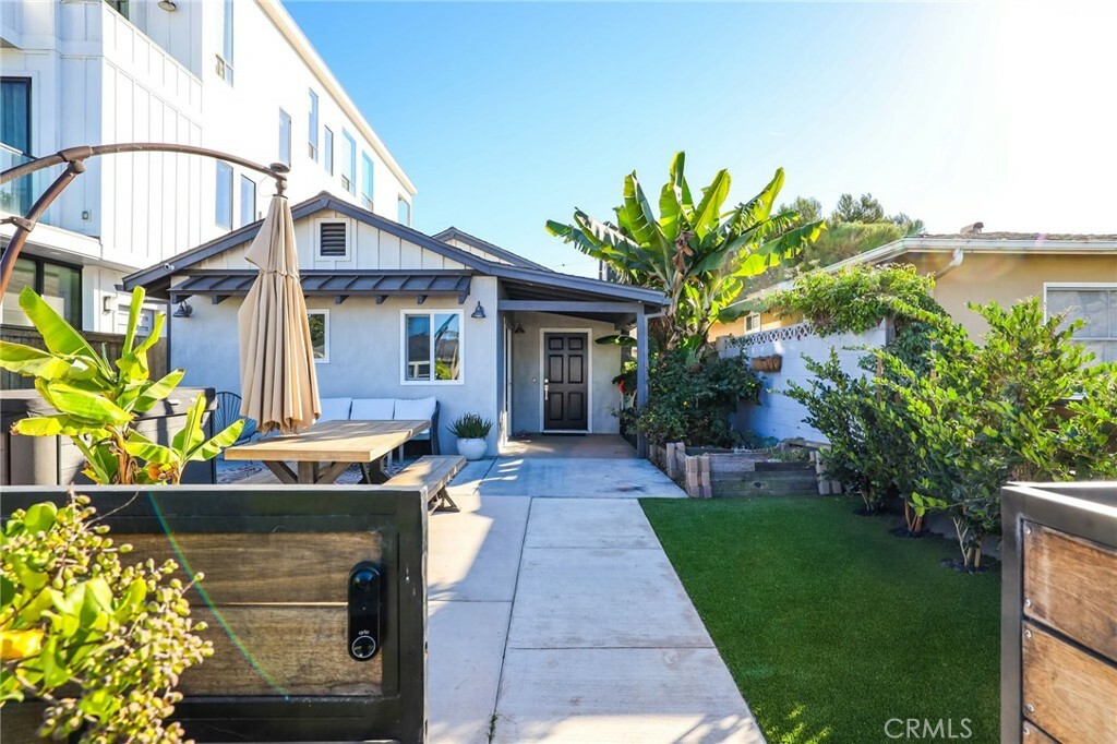 Property Photo:  630 Indianapolis Avenue  CA 92648 