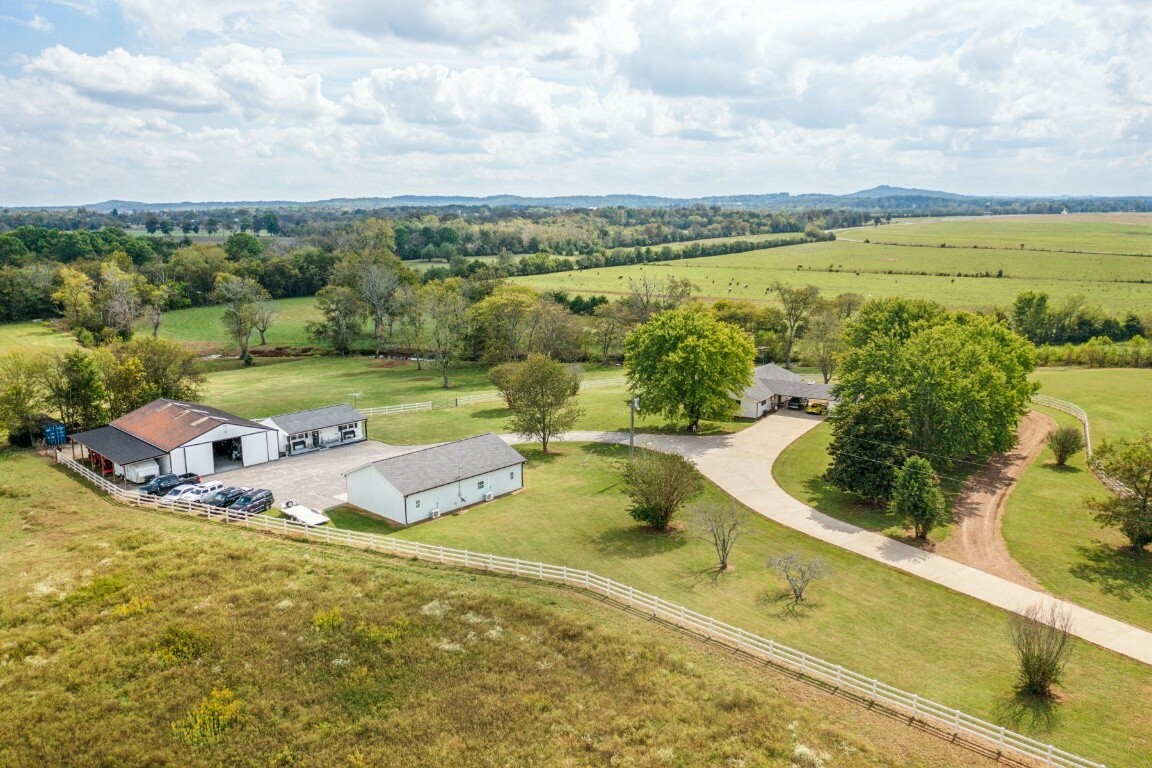 Property Photo: 3124 Hwy 231 North TN 37160
