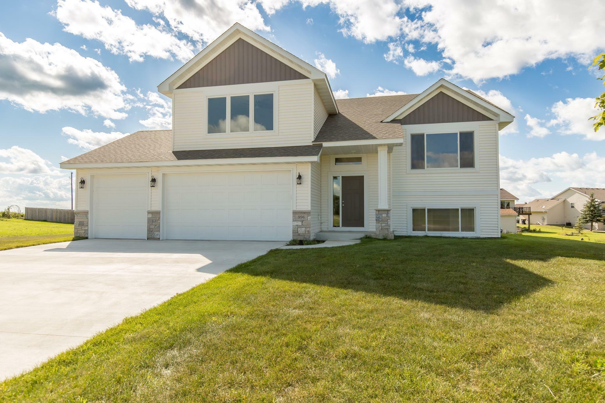 Property Photo: 996 Mallard Lane MN 56011