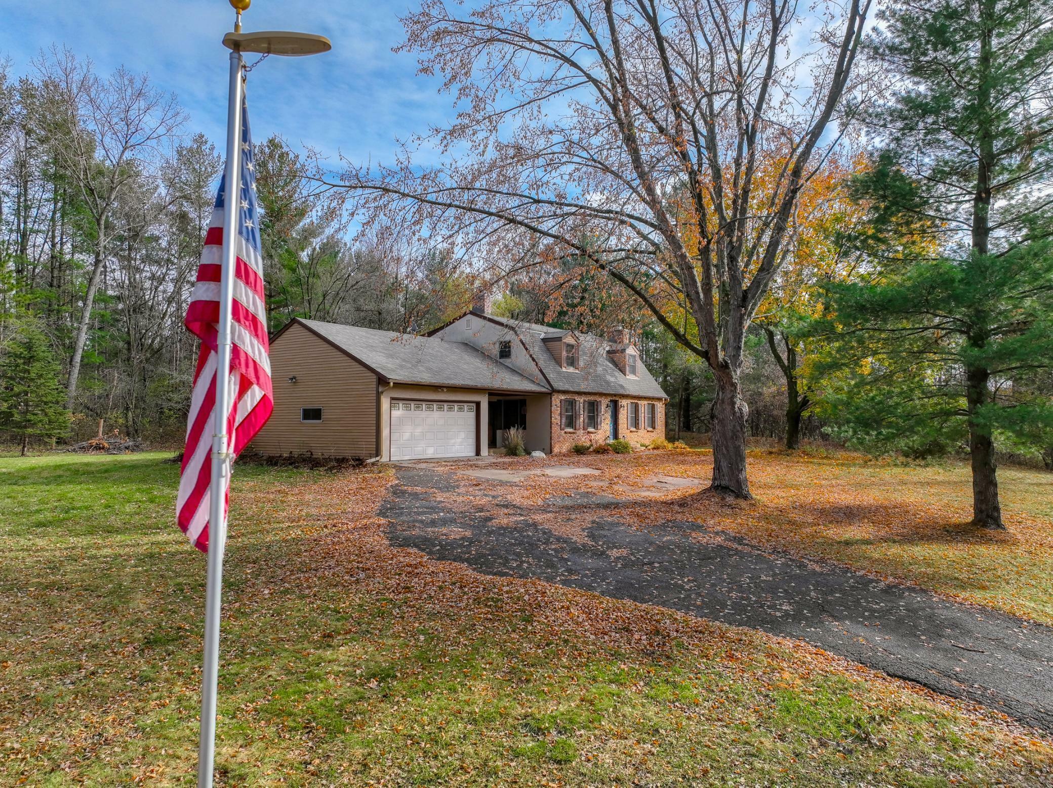 Property Photo:  907 Willow Ridge Road  WI 54016 