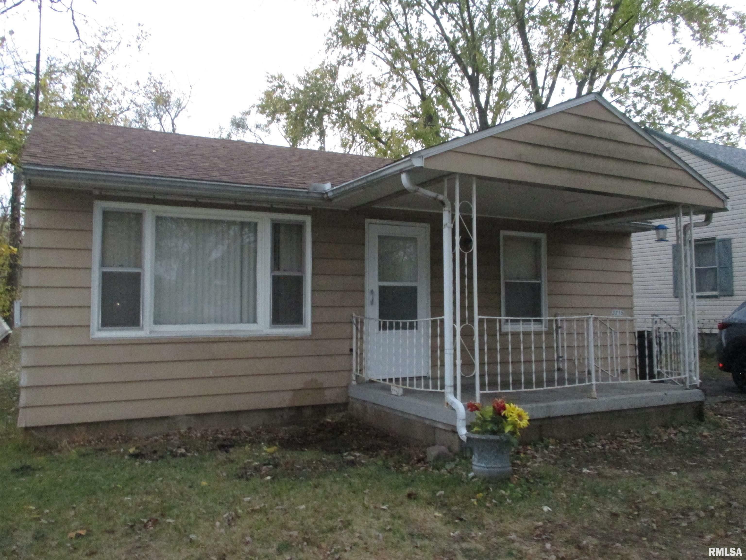 Property Photo:  3215 N Gale Avenue  IL 61604 