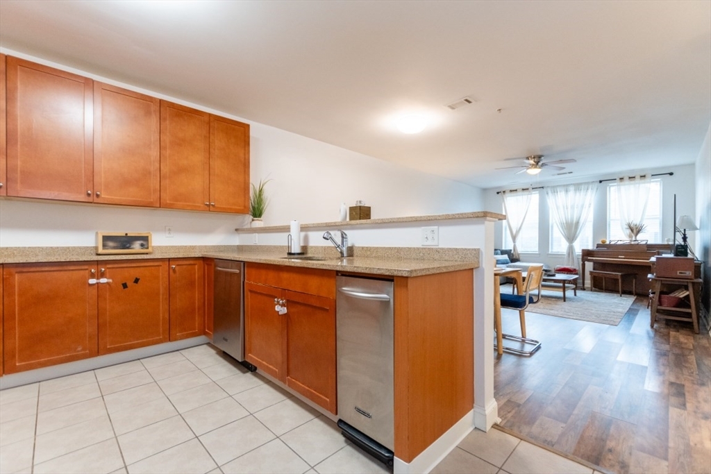 Property Photo:  4 Harvest Dr 104  MA 01845 