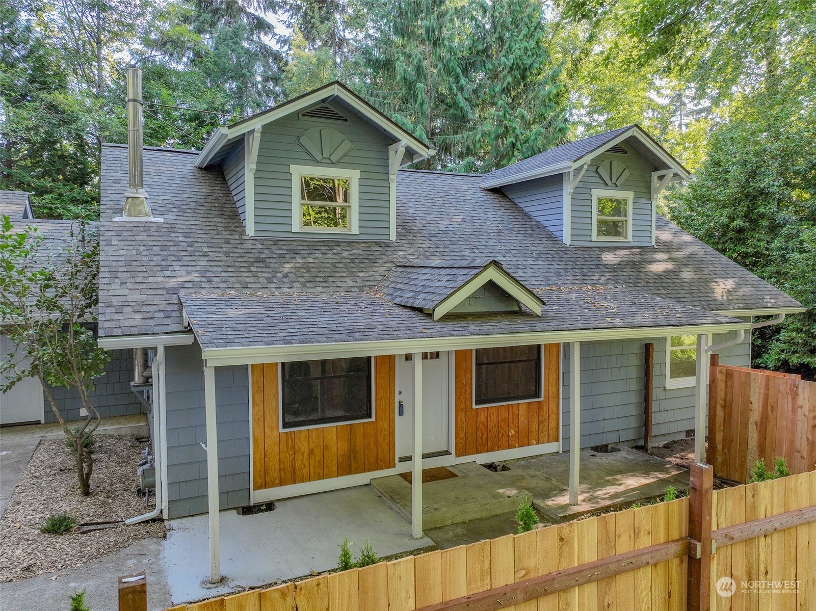 Property Photo:  1411 Lybarger Street SE  WA 98501 