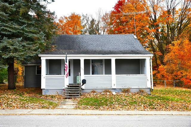 Property Photo:  207 Jones Street  MI 48097 