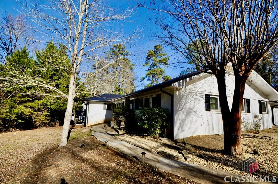 Property Photo:  500 West Lake Drive  GA 30606 