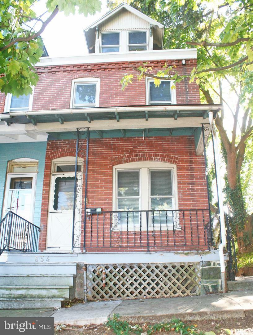 Property Photo:  654 Fremont Street  PA 17603 