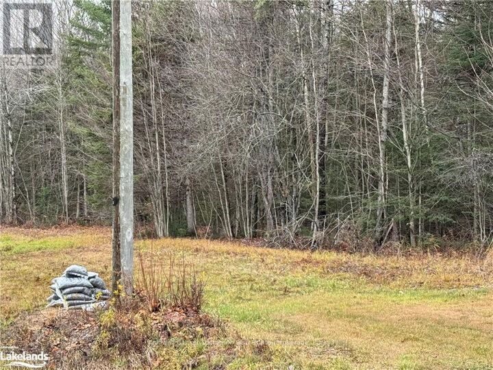 Photo de la propriété:  Highway 518 W  ON P0A 1Y0 