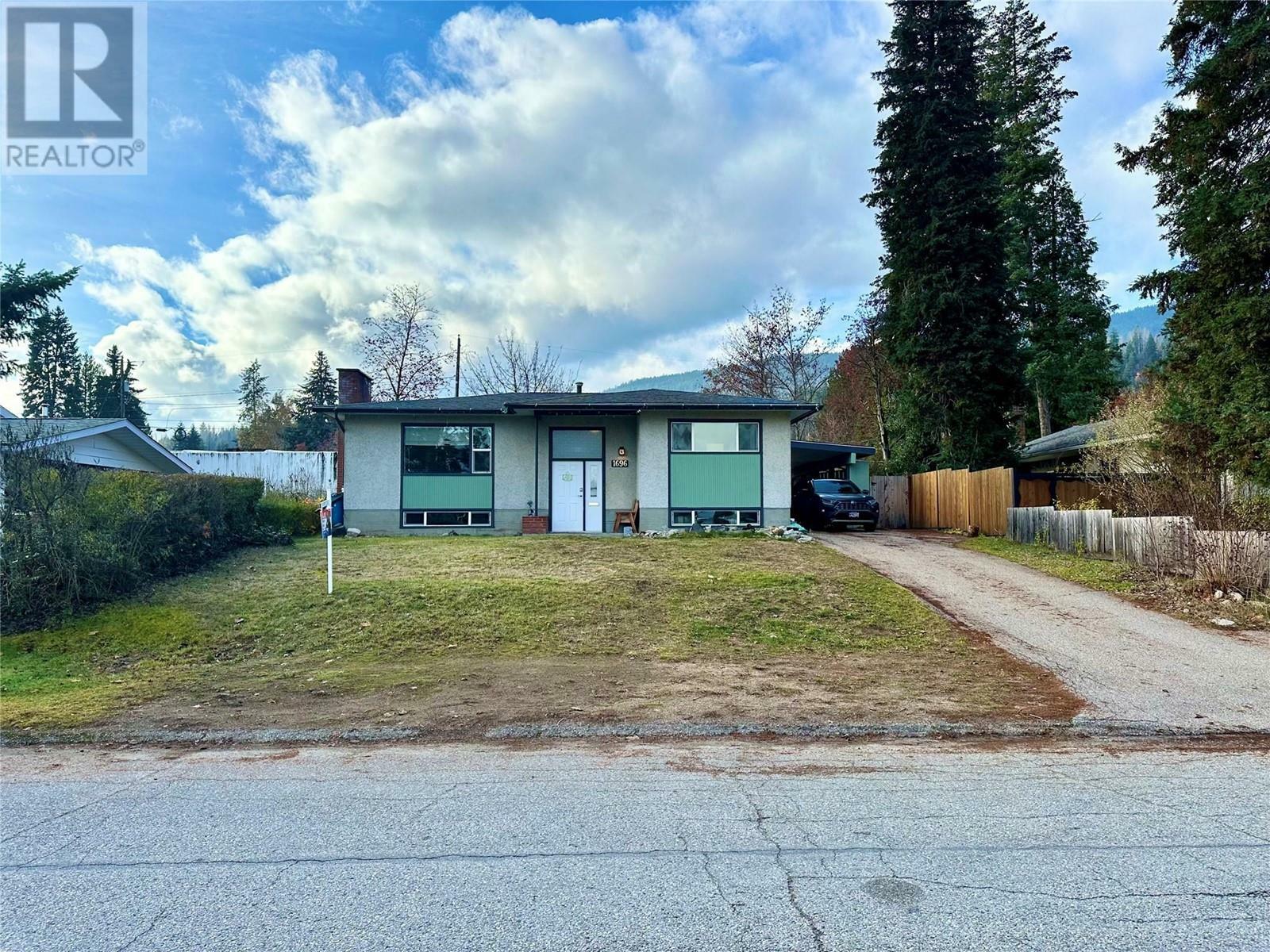 Property Photo:  1696 Ridgewood Drive Drive  BC V1N 2L7 