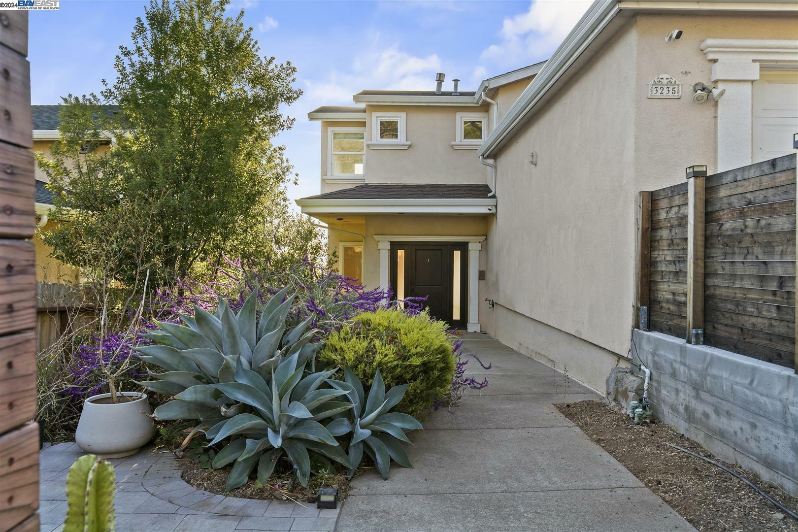 Property Photo:  3235 Monterey Blvd  CA 94602 