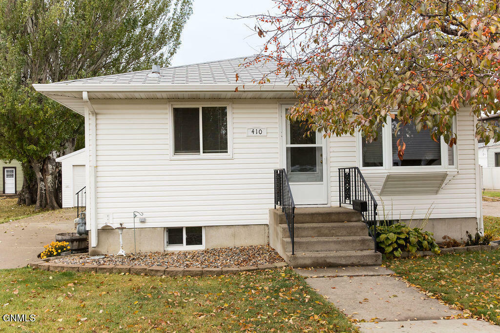 Property Photo:  410 S 11th Street  ND 58504 