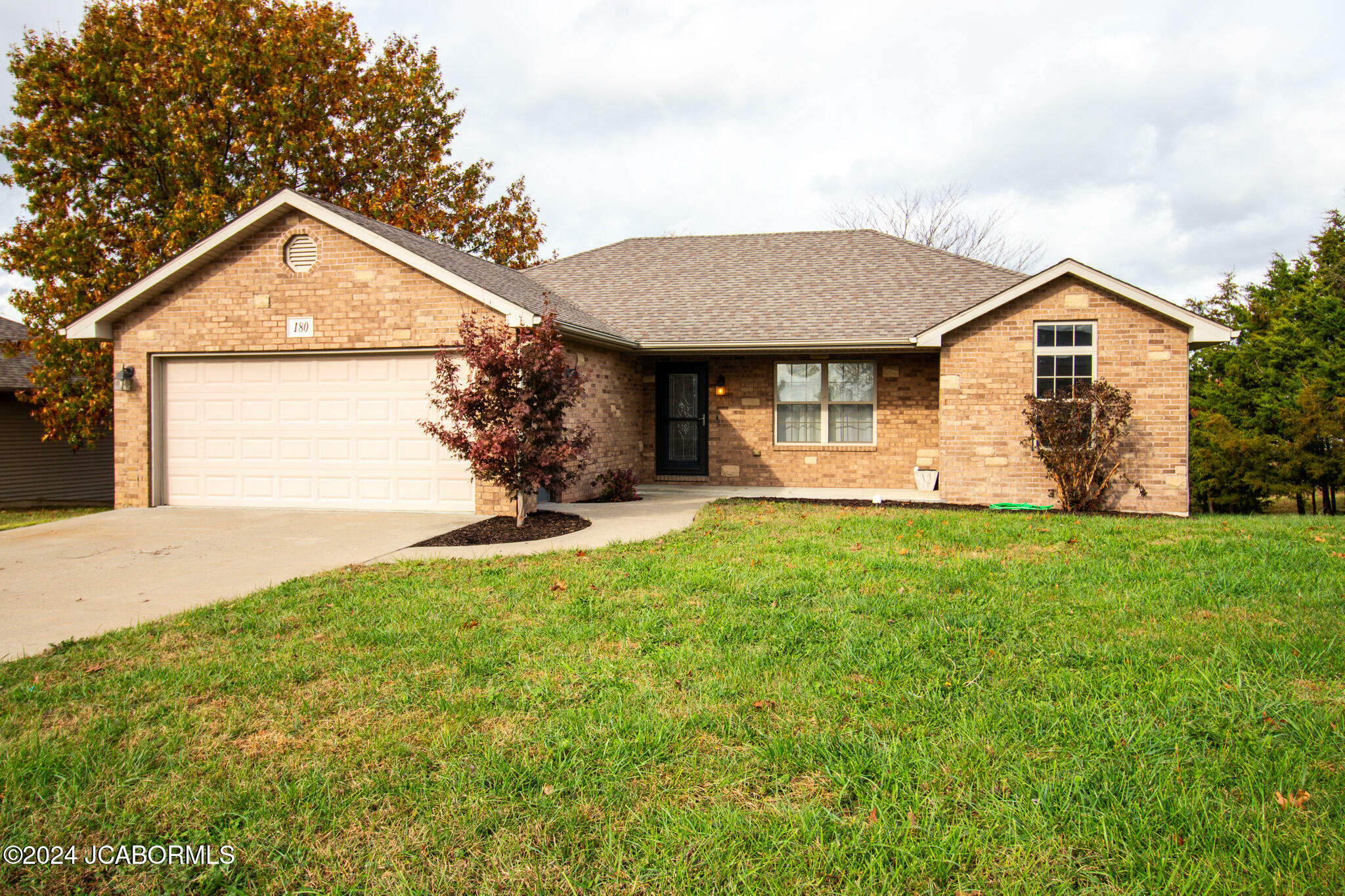 Property Photo:  180 Ellsworth Drive  MO 65043 