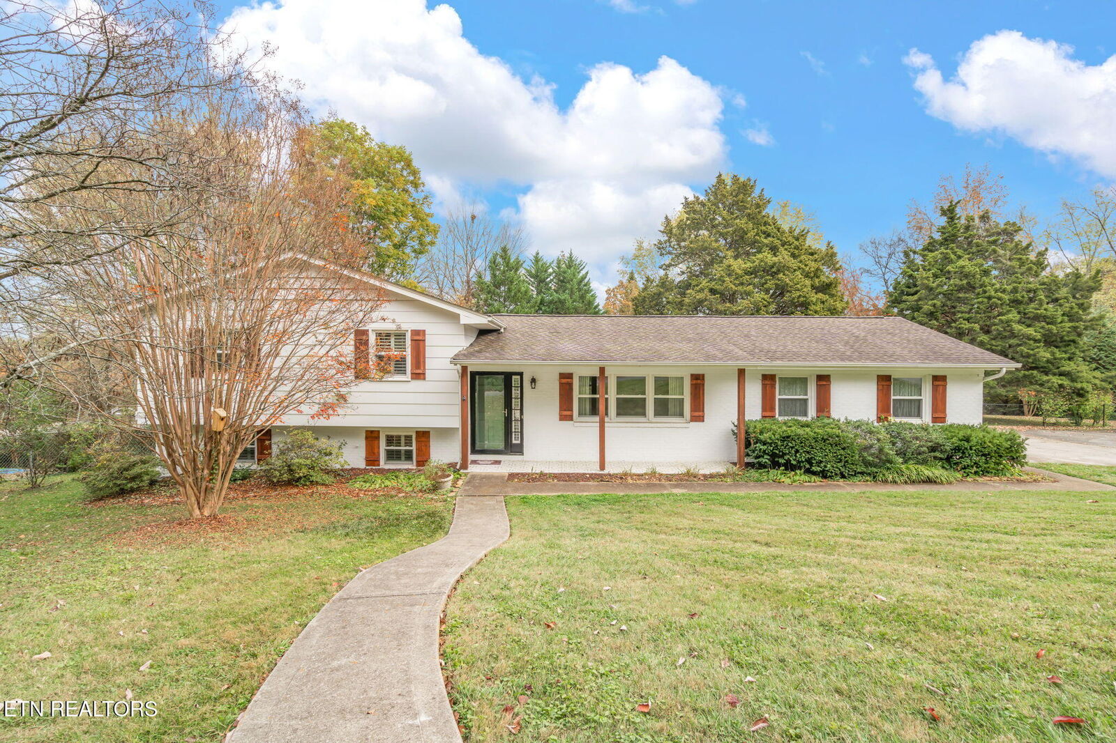 Property Photo: 7504 NW Deane Hill Drive TN 37919