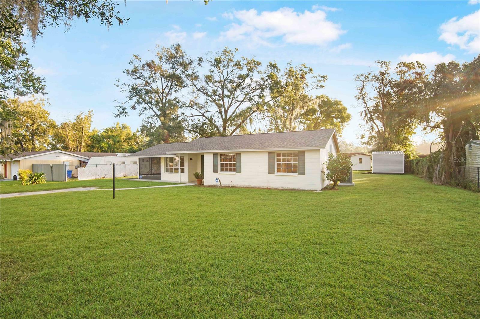 Property Photo:  1007 Sunshine Avenue  FL 33511 