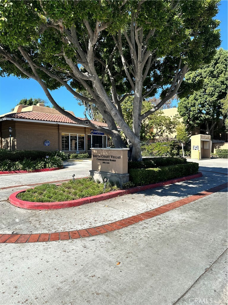 Property Photo:  1001 W Macarthur Boulevard 30  CA 92707 