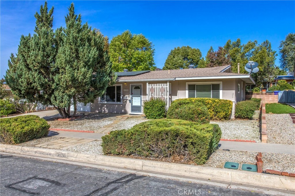 34406 Cedar Ave  Yucaipa CA 92399 photo