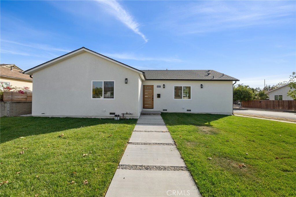 Property Photo:  12340 Lull Street  CA 91605 