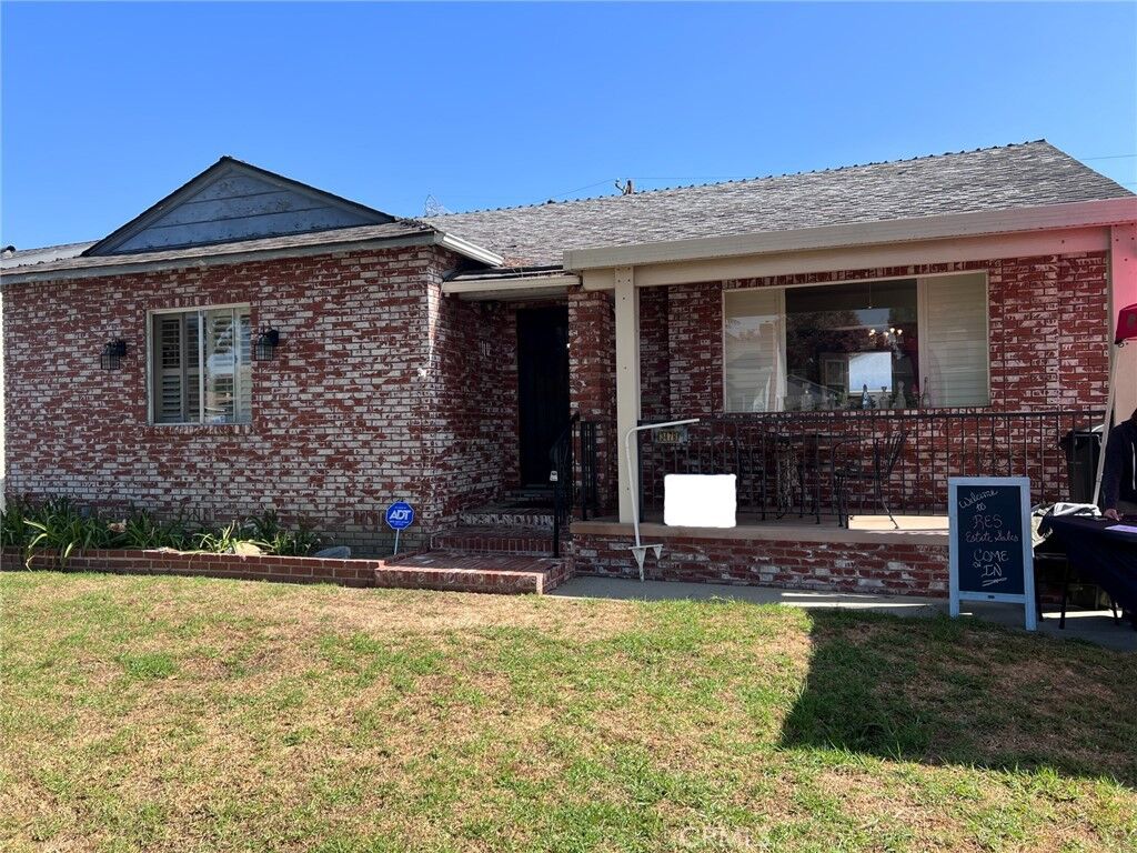 Property Photo:  3478 Shipway Avenue  CA 90808 