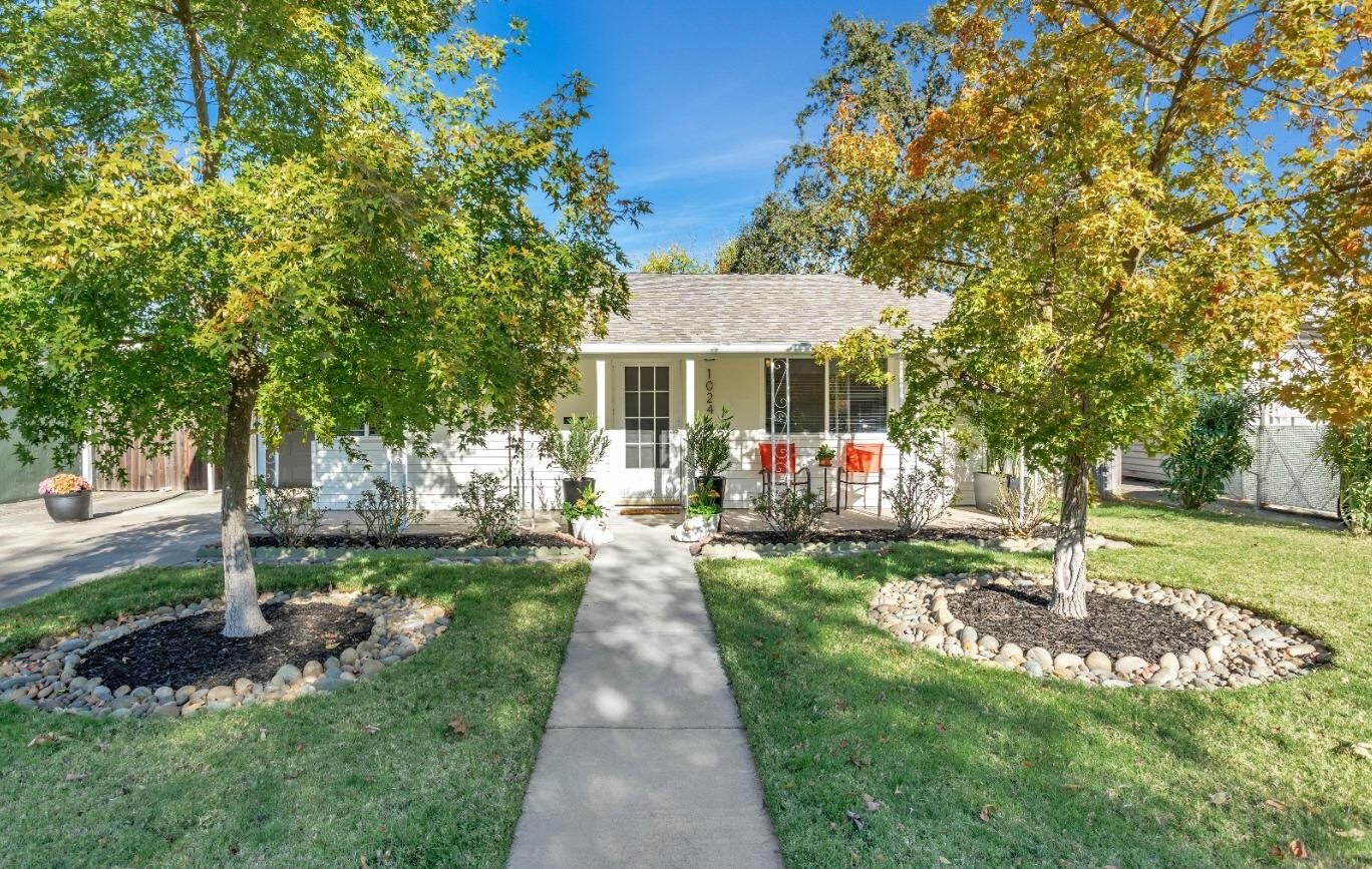 Property Photo: 1024 Hampton Road CA 95864