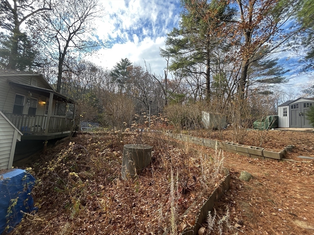 Property Photo:  6 Hillside Dr  MA 01521 