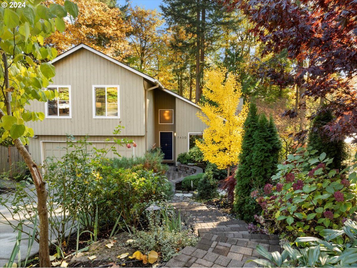 Property Photo: 7430 SW Canyon Dr OR 97225