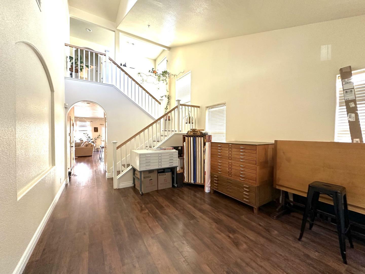 Property Photo:  718 Roble Street  CA 95076 