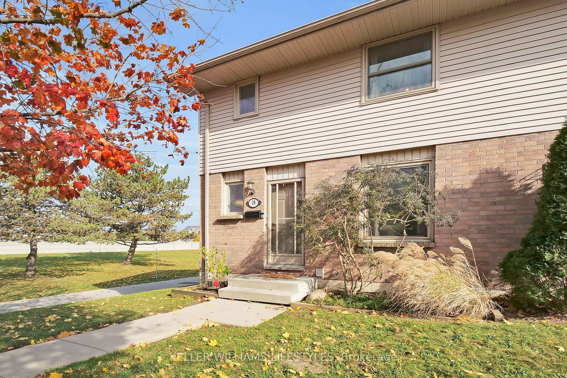 Property Photo:  1855 Aldersbrook Rd 20  ON N6G 4R7 