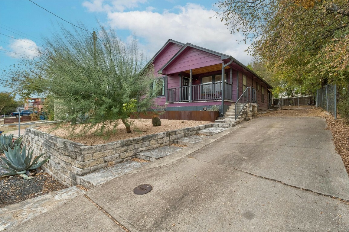 Property Photo:  2804 Crest Avenue  TX 78702 